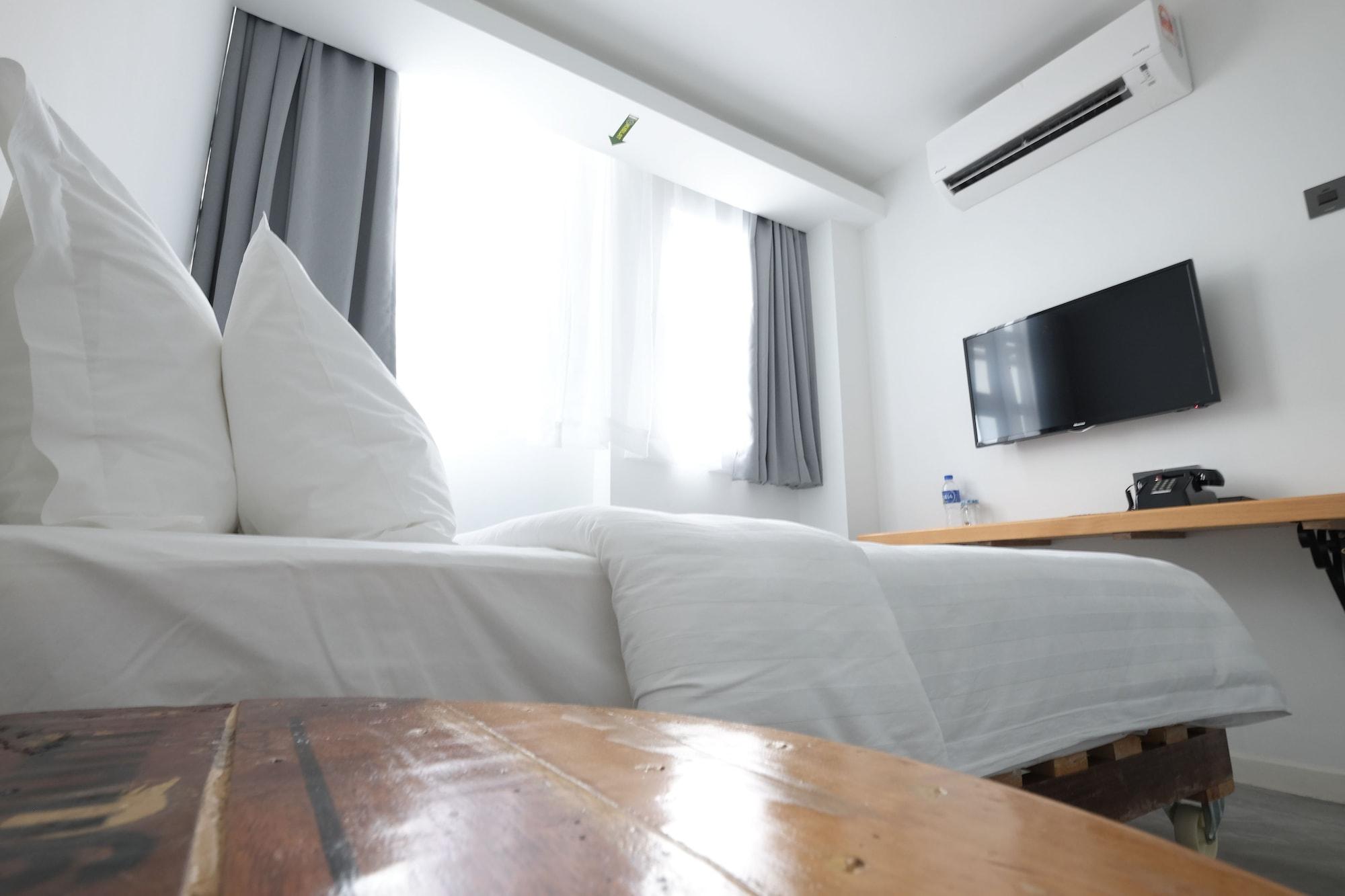 White Loft Hotel Malacca Екстериор снимка