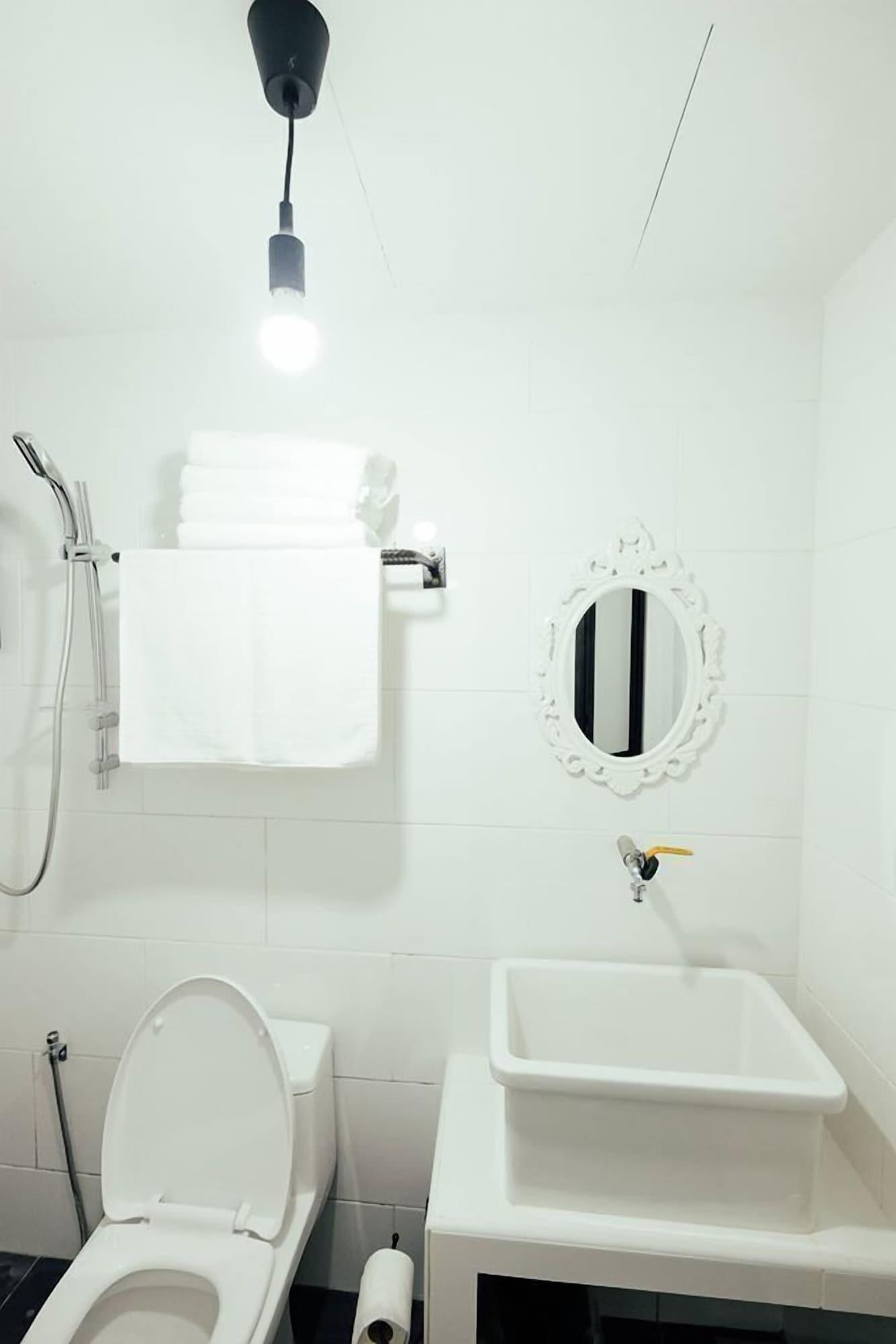 White Loft Hotel Malacca Екстериор снимка