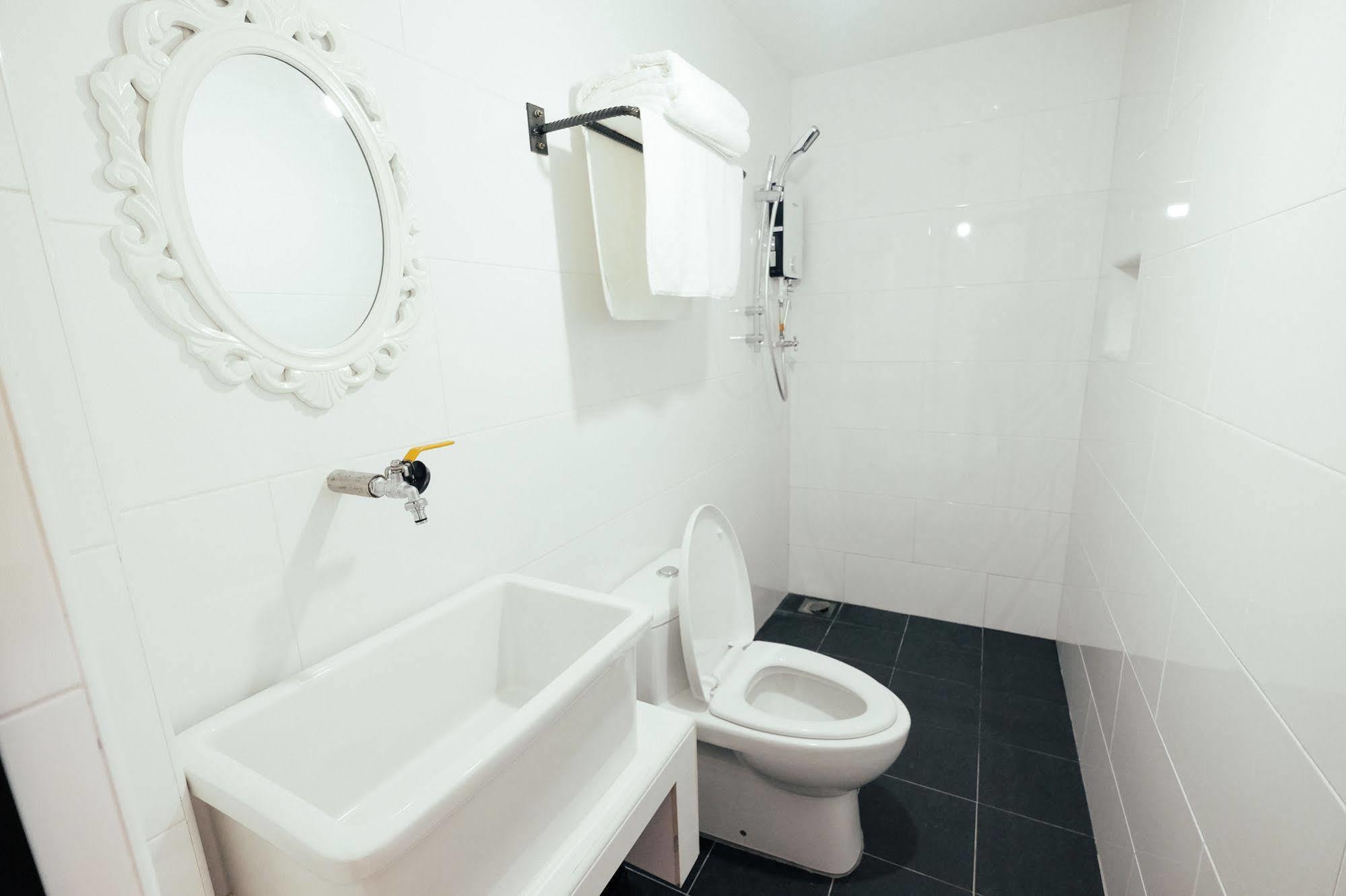 White Loft Hotel Malacca Екстериор снимка