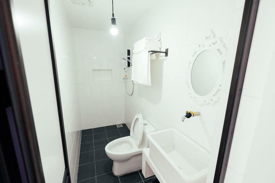 White Loft Hotel Malacca Екстериор снимка